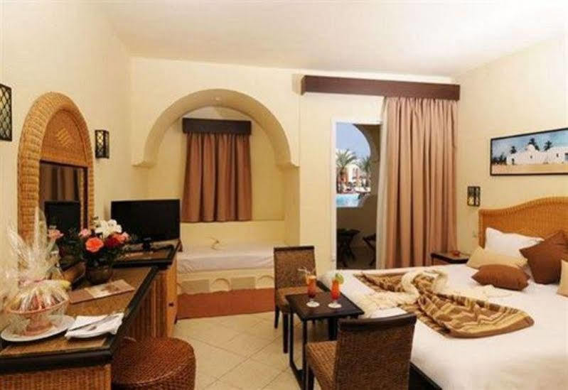 Green Palm Мидун Екстериор снимка
